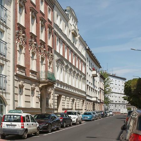 Apartment Krakow Arianska By Renters Prestige Luaran gambar