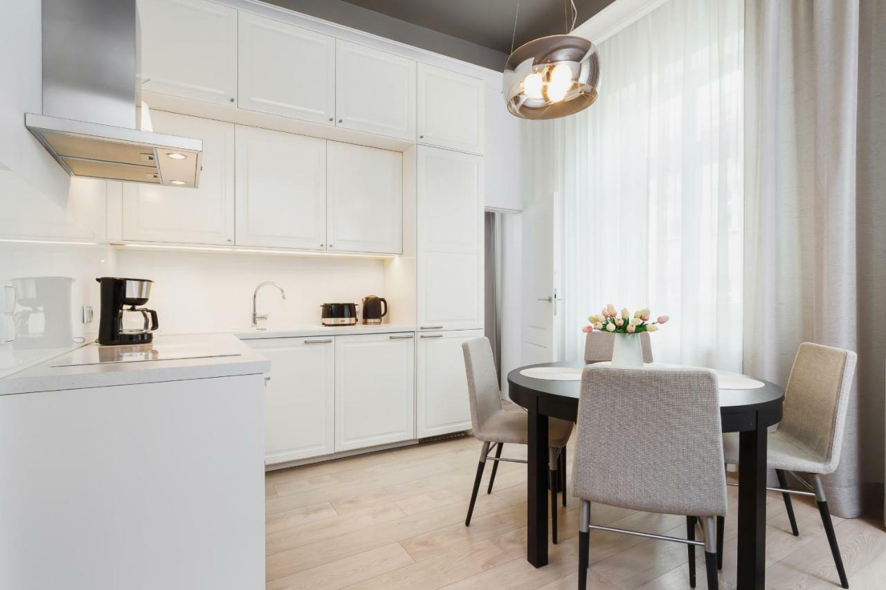 Apartment Krakow Arianska By Renters Prestige Luaran gambar