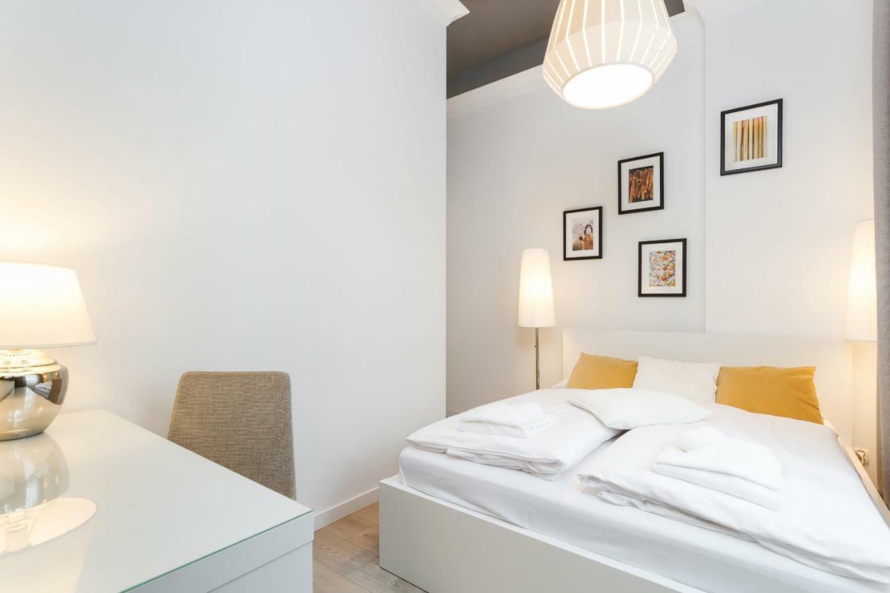 Apartment Krakow Arianska By Renters Prestige Luaran gambar